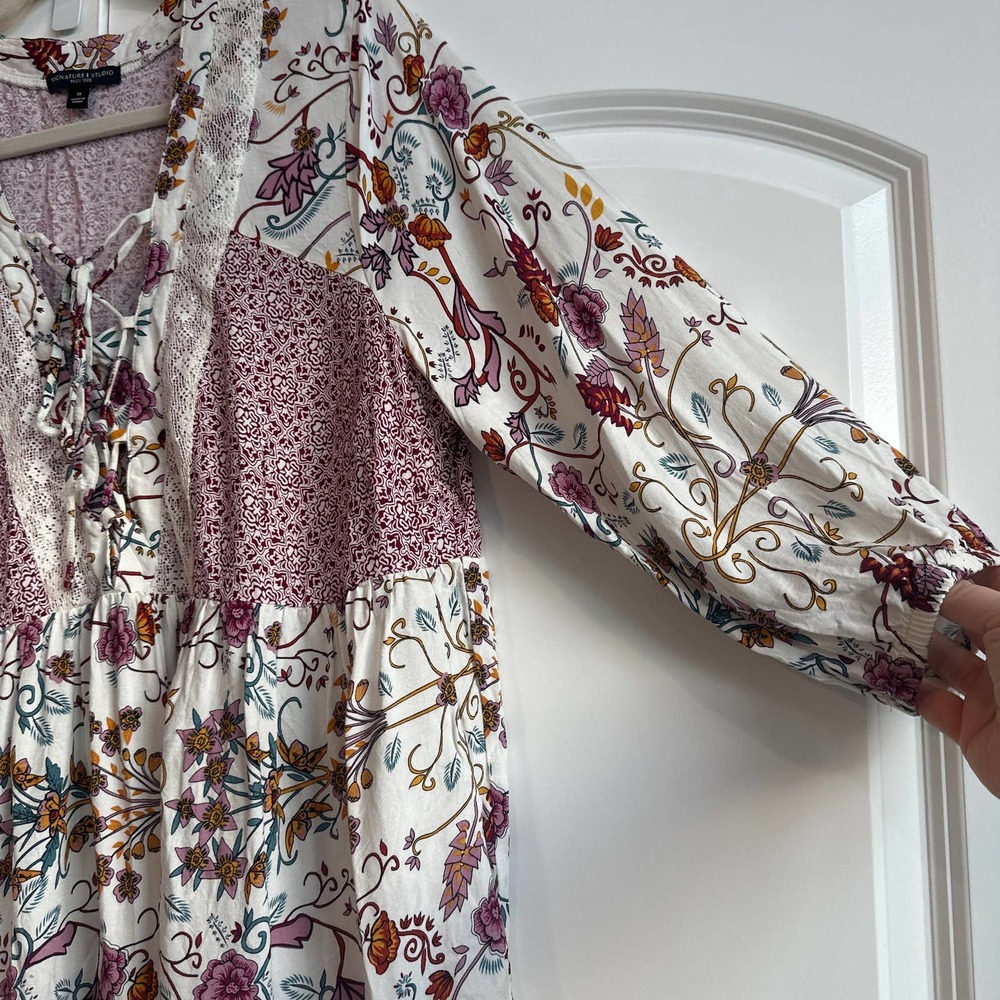Signature Studios Size 1X Floral and Lace Tie Up Boho Babydoll Blouse - Picture 3 of 5